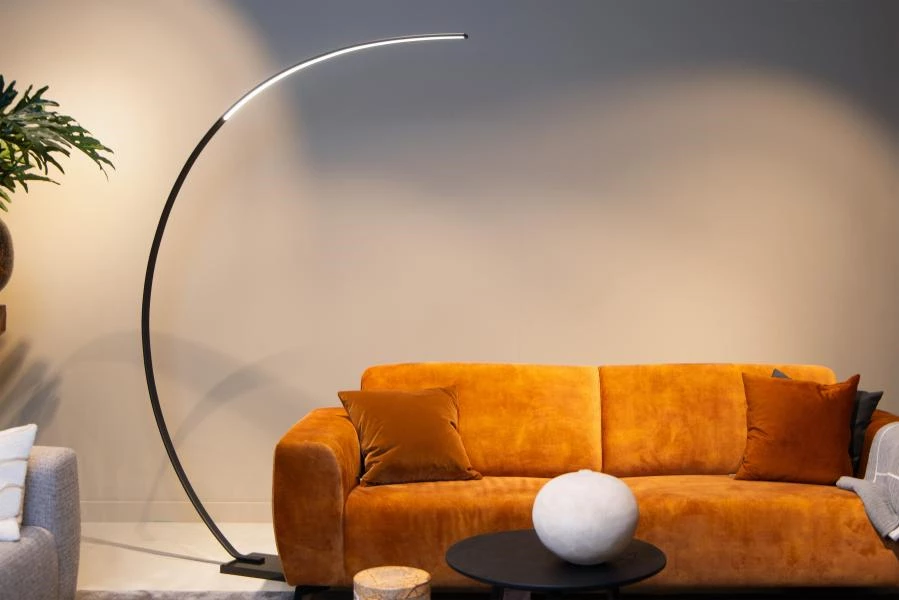 Lucide CURVE - Lampadaire arceau - LED Dim. - 1x15W 2700K - Noir - ambiance 1